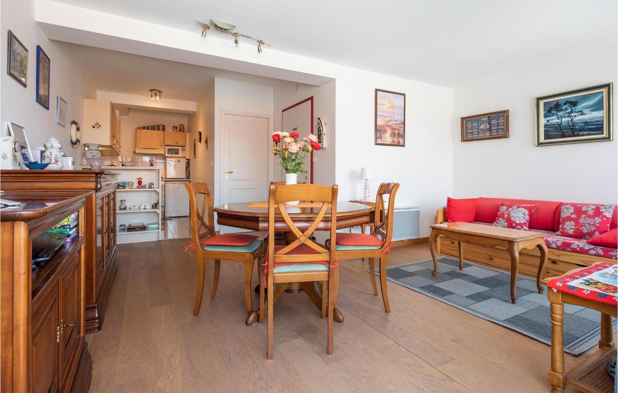 Gorgeous Apartment In Royan With Kitchen Bagian luar foto